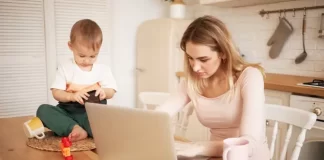 A inflexibilidade do home office para as mães