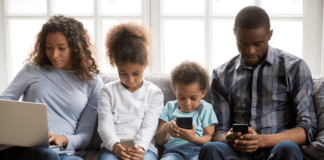 Uso de telas em família: prejuízos a curto e longo prazos