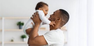 Licença-paternidade: bem-estar do filho e equidade de gênero