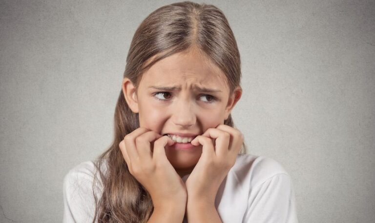 A explosão da ansiedade entre crianças e jovens no Brasil, uma crise sem precedentes