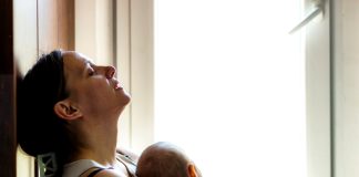 Baby blues ou depressão pós-parto? Psicóloga explica como identificar os sinais