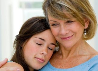 Quando maternidade tardia encontra a adolescência: mães enfrentam a perimenopausa enquanto filhos vivem a puberdade