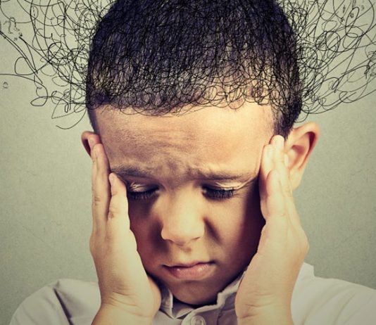 Equilíbrio emocional do adulto é decisivo nas crises de crianças com TDAH